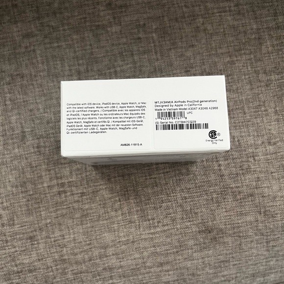 Apple AirPods Pro in White Packaging - Picture 4 of 4